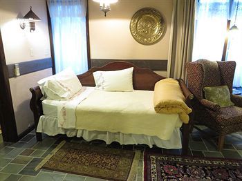 Stone Chalet B&B Inn And Event Center Ανν Άρμπορ Εξωτερικό φωτογραφία