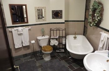 Stone Chalet B&B Inn And Event Center Ανν Άρμπορ Εξωτερικό φωτογραφία