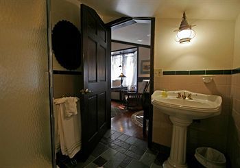 Stone Chalet B&B Inn And Event Center Ανν Άρμπορ Εξωτερικό φωτογραφία